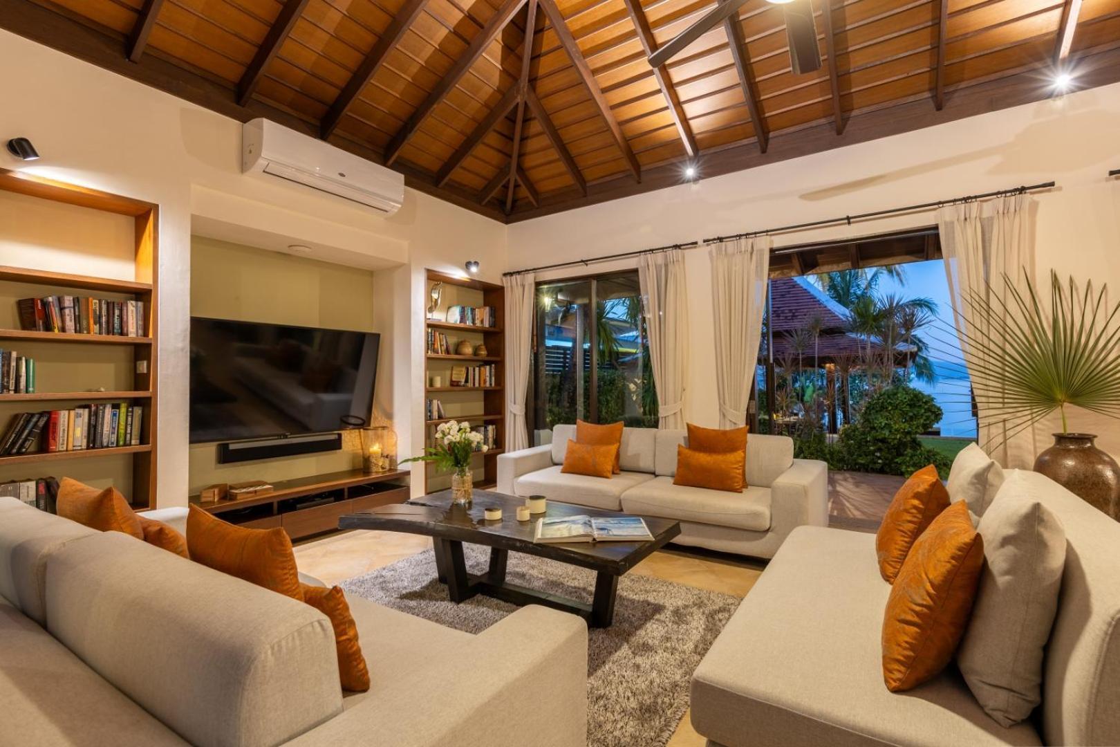 Bacaya Beachfront Villa Pantai Bangrak Luaran gambar