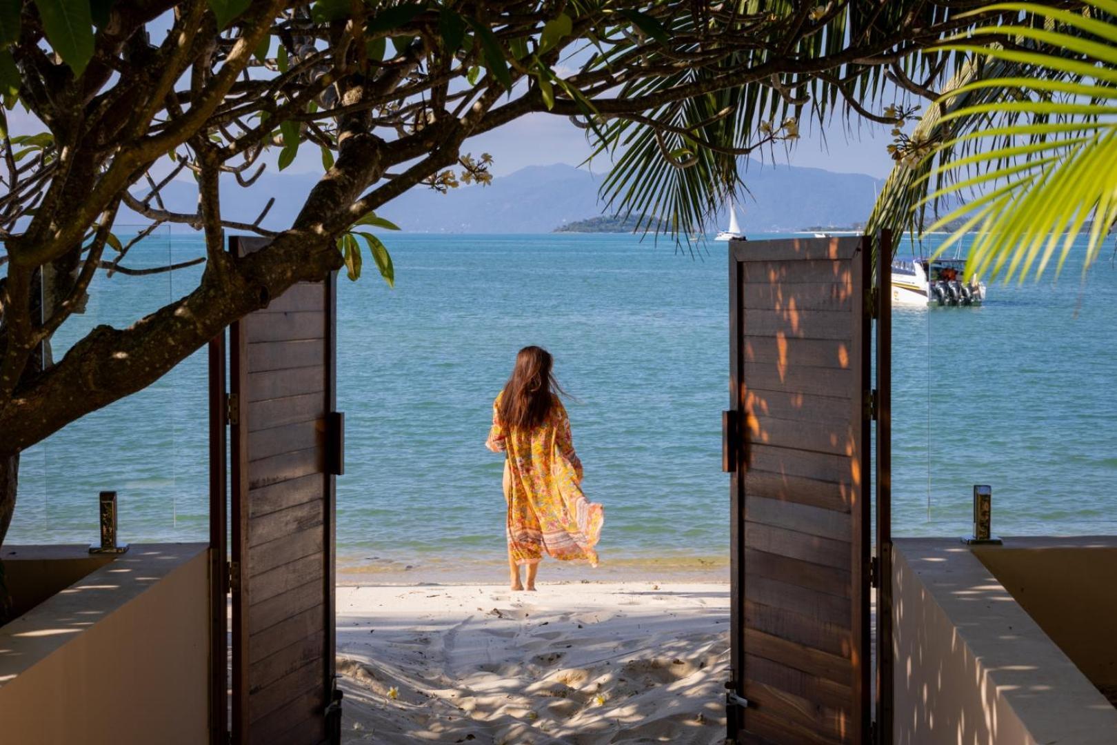 Bacaya Beachfront Villa Pantai Bangrak Luaran gambar