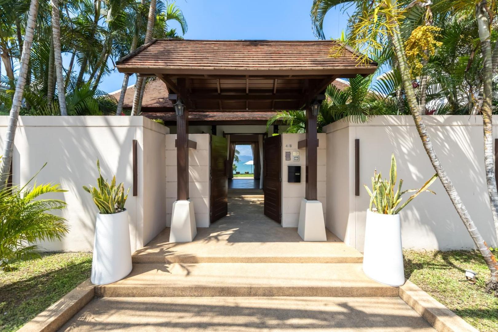 Bacaya Beachfront Villa Pantai Bangrak Luaran gambar